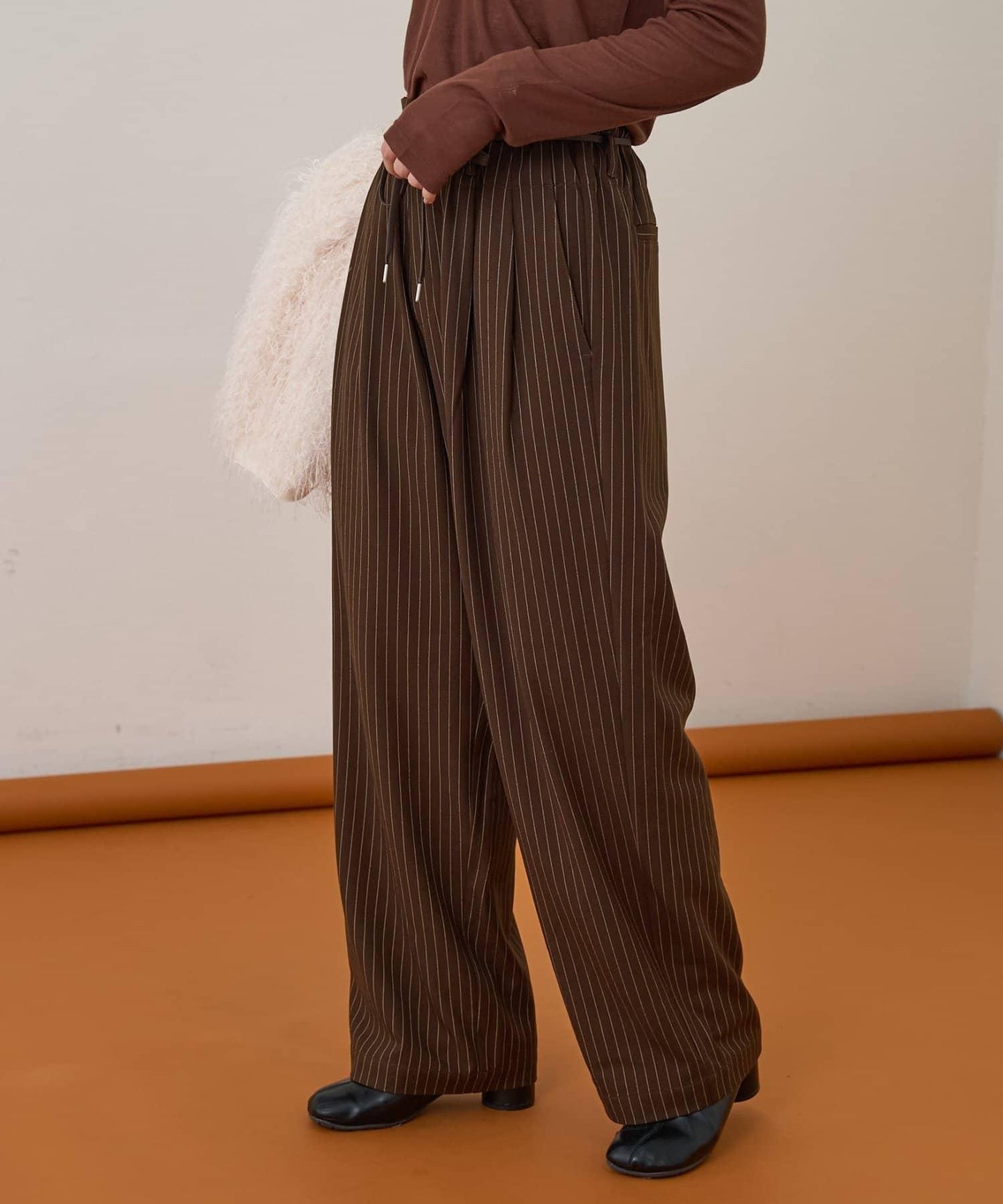 【收腰顯瘦！】附帶繫帶腰帶褶皺寬鬆休閒長褲