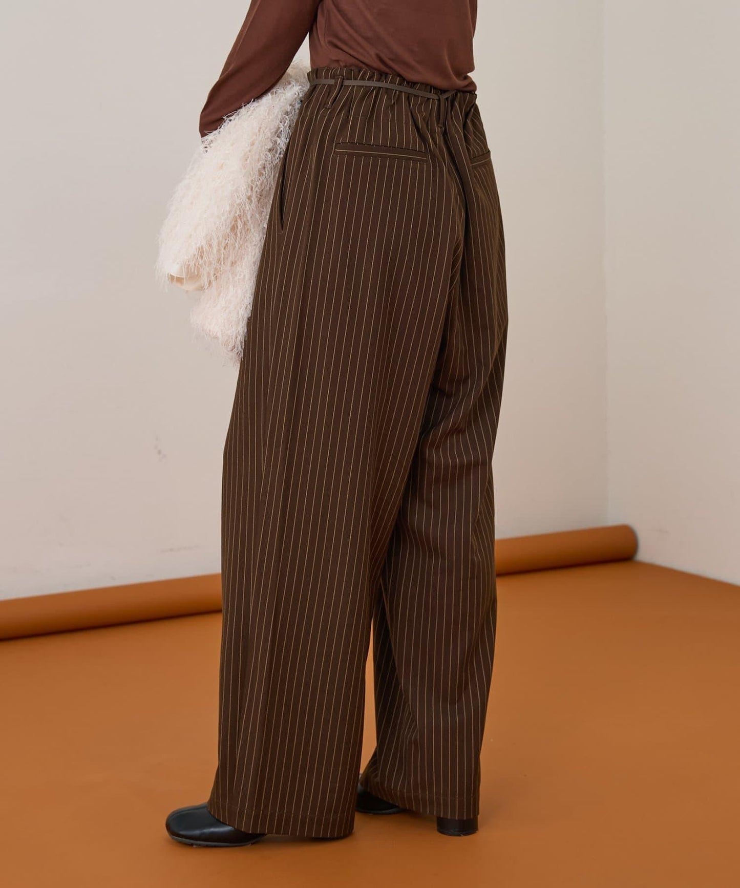 【收腰顯瘦！】附帶繫帶腰帶褶皺寬鬆休閒長褲