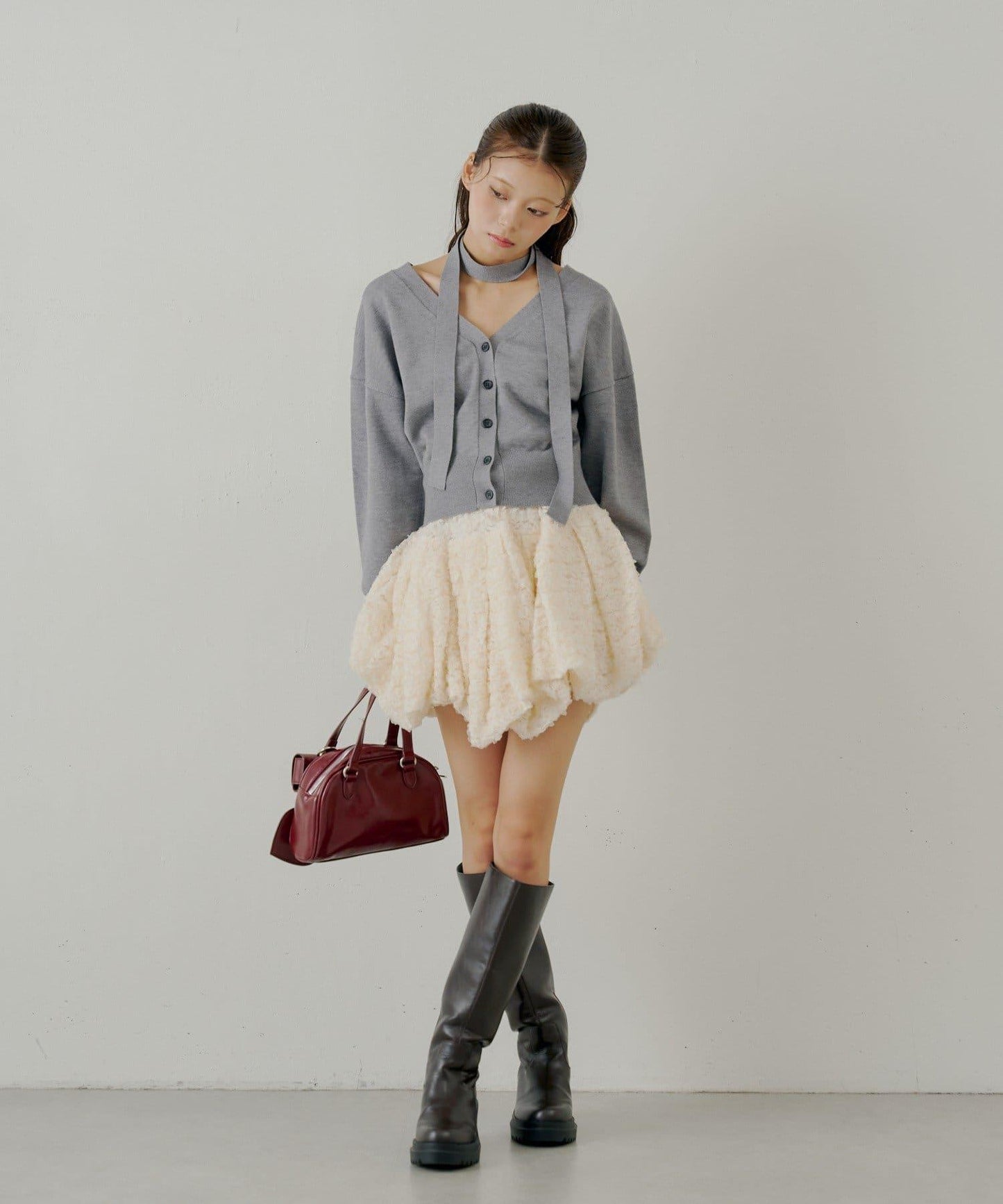 【Chico】帶領帶V領修身針織衫