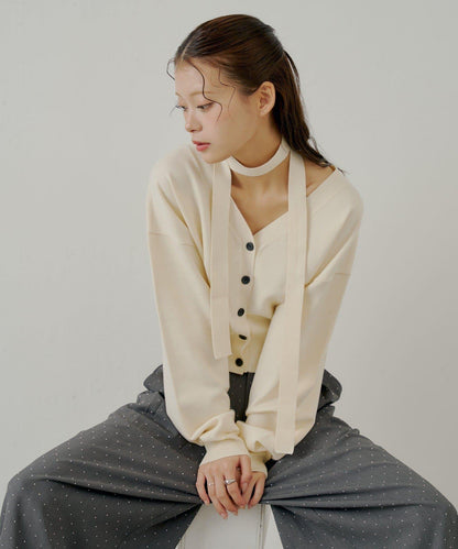 【Chico】帶領帶V領修身針織衫