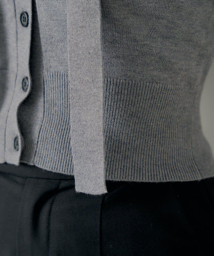 【Chico】帶領帶V領修身針織衫