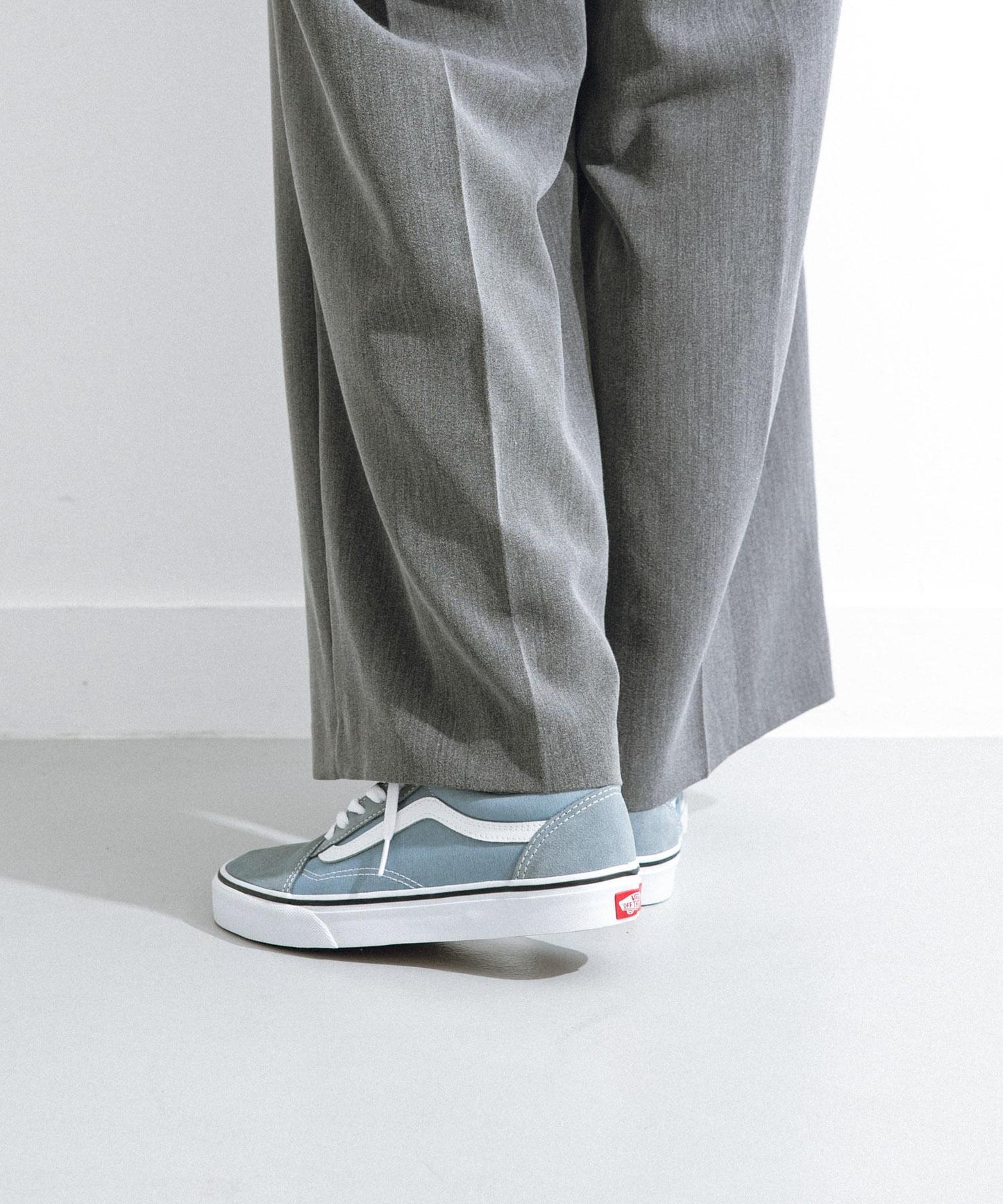 VANS 經典款低幫帆布鞋