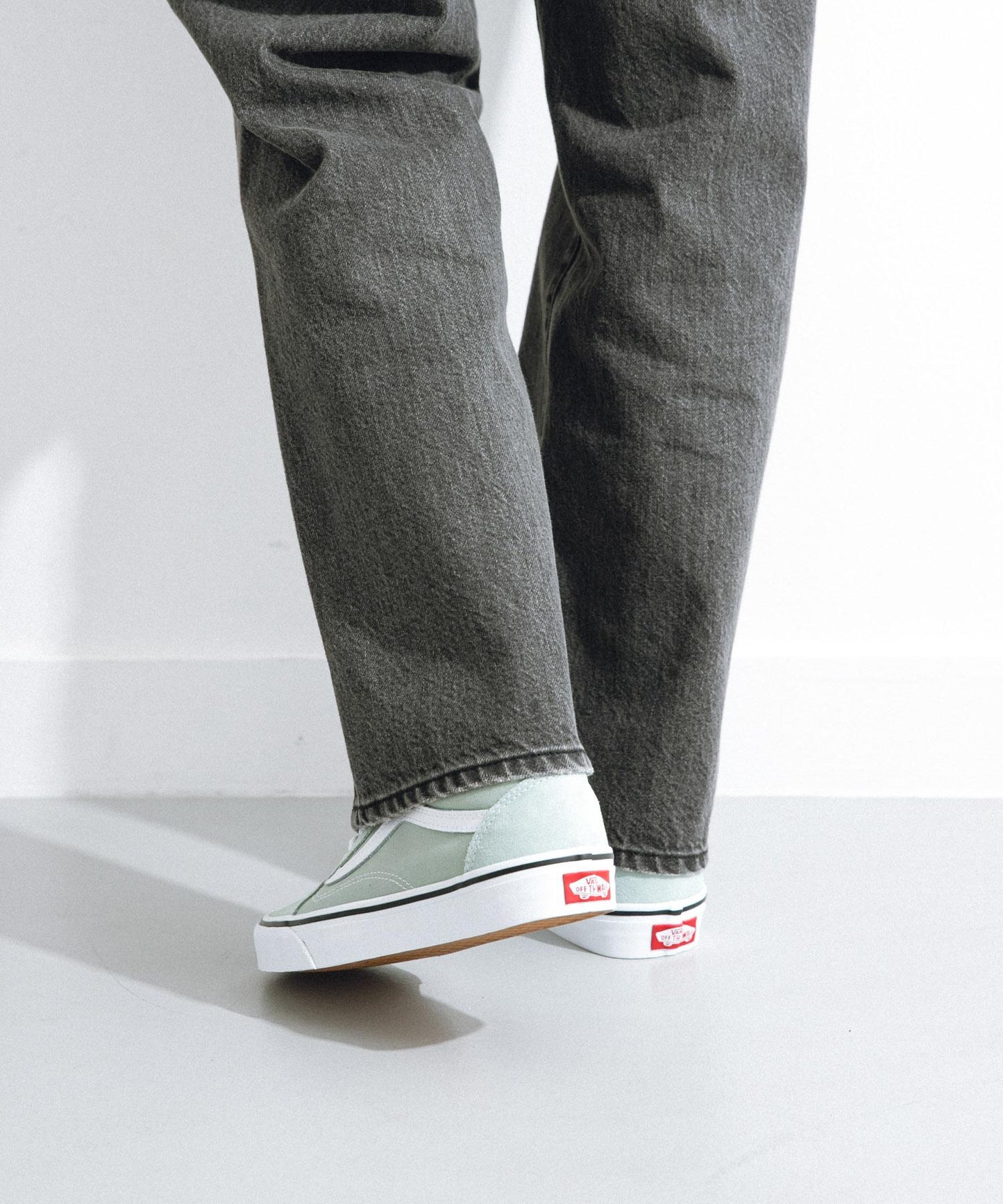 VANS 經典款滑板鞋
