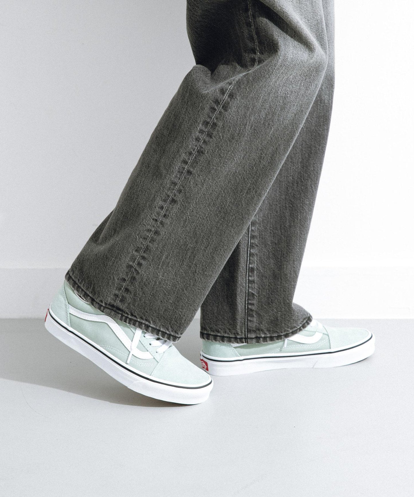 VANS 經典款滑板鞋