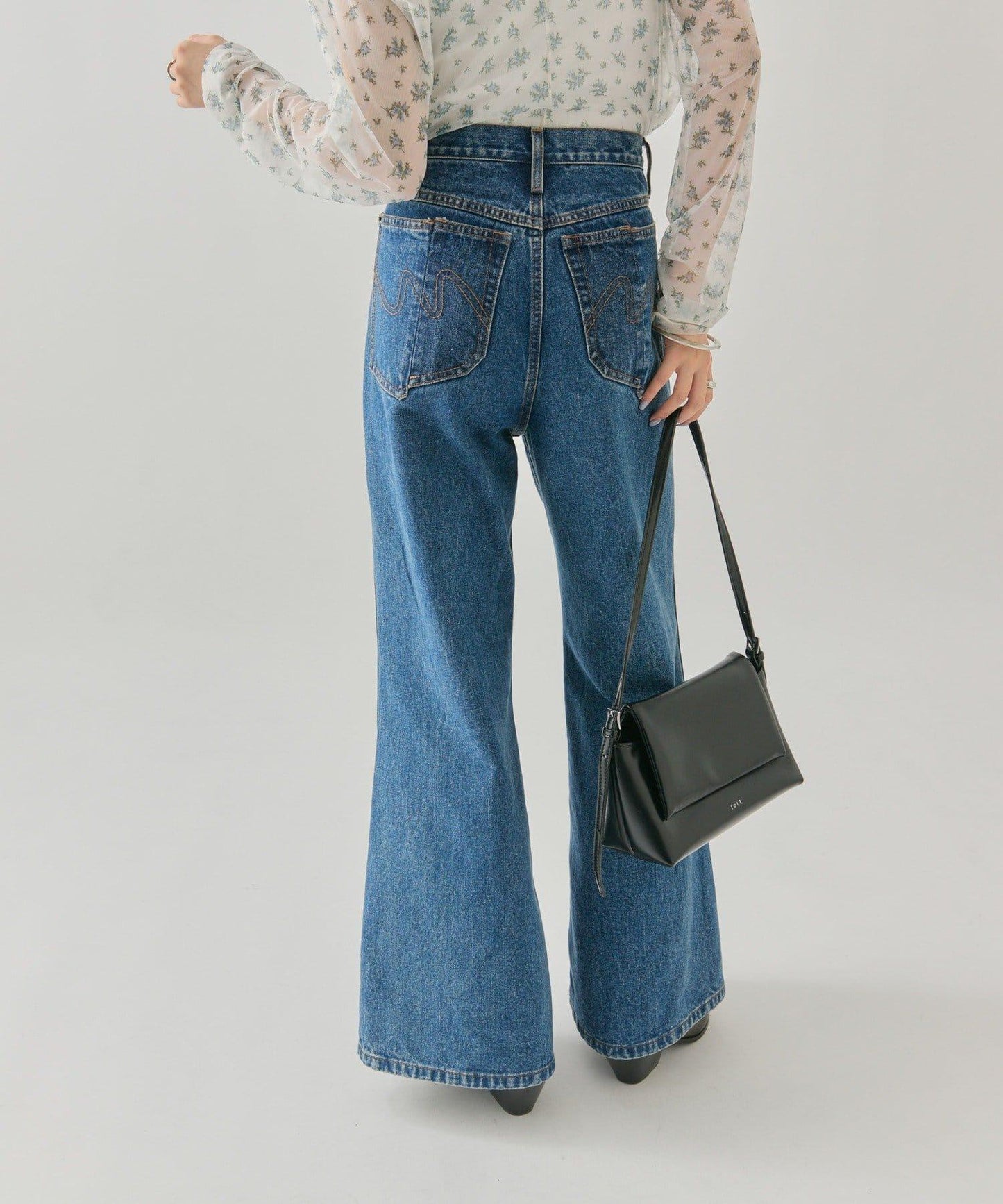 美麗喇叭牛仔褲