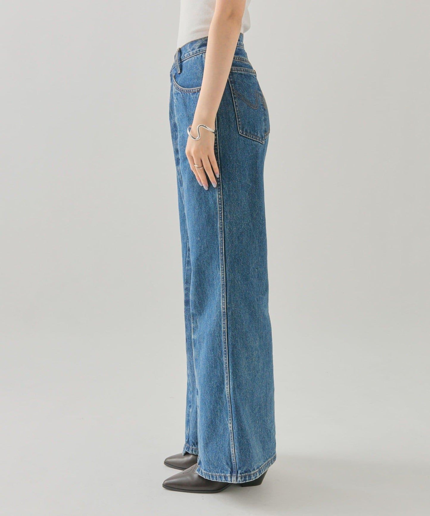 美麗喇叭牛仔褲