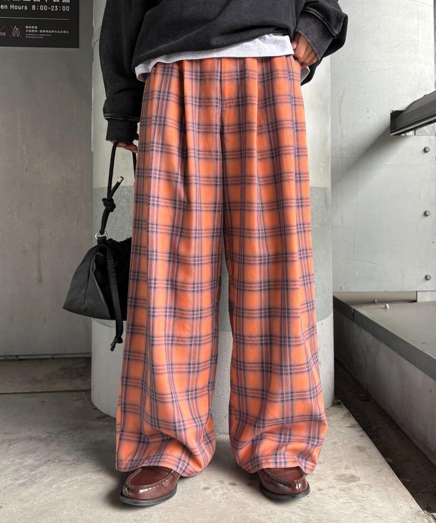 法蘭絨格紋褶皺寬鬆闊腿褲
