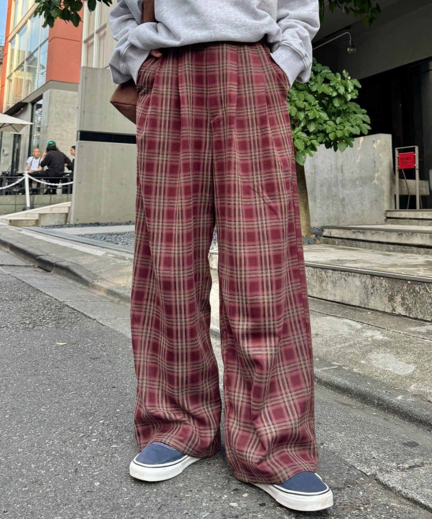 法蘭絨格紋褶皺寬鬆闊腿褲