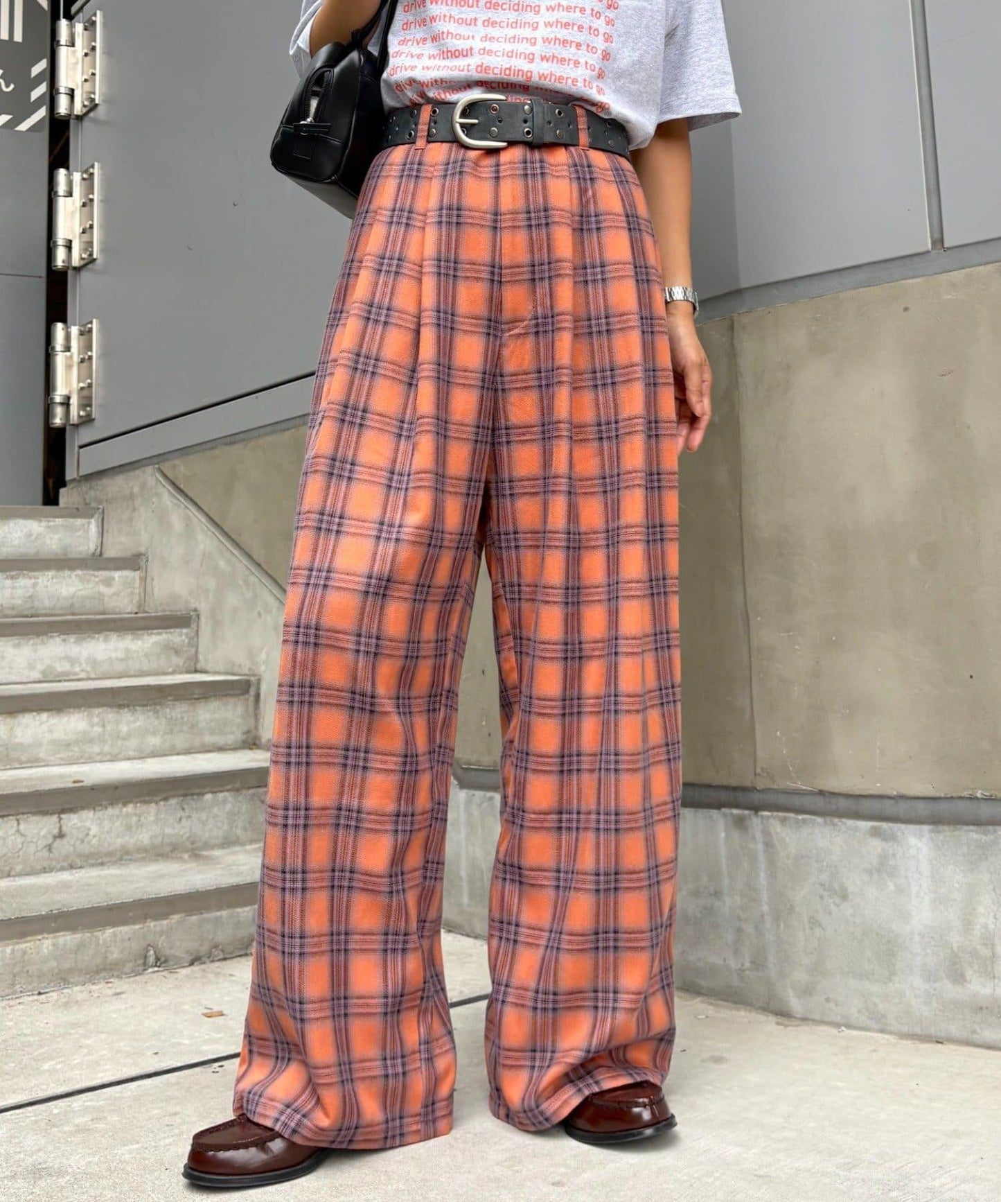 法蘭絨格紋褶皺寬鬆闊腿褲