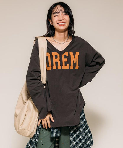 復古V領字母長袖T恤