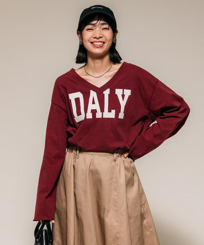 復古V領字母長袖T恤