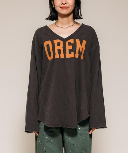 復古V領字母長袖T恤