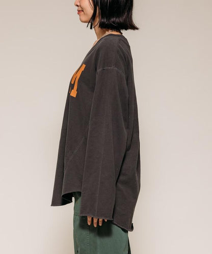 復古V領字母長袖T恤