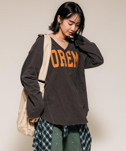 復古V領字母長袖T恤