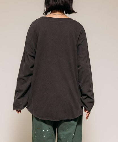 復古V領字母長袖T恤