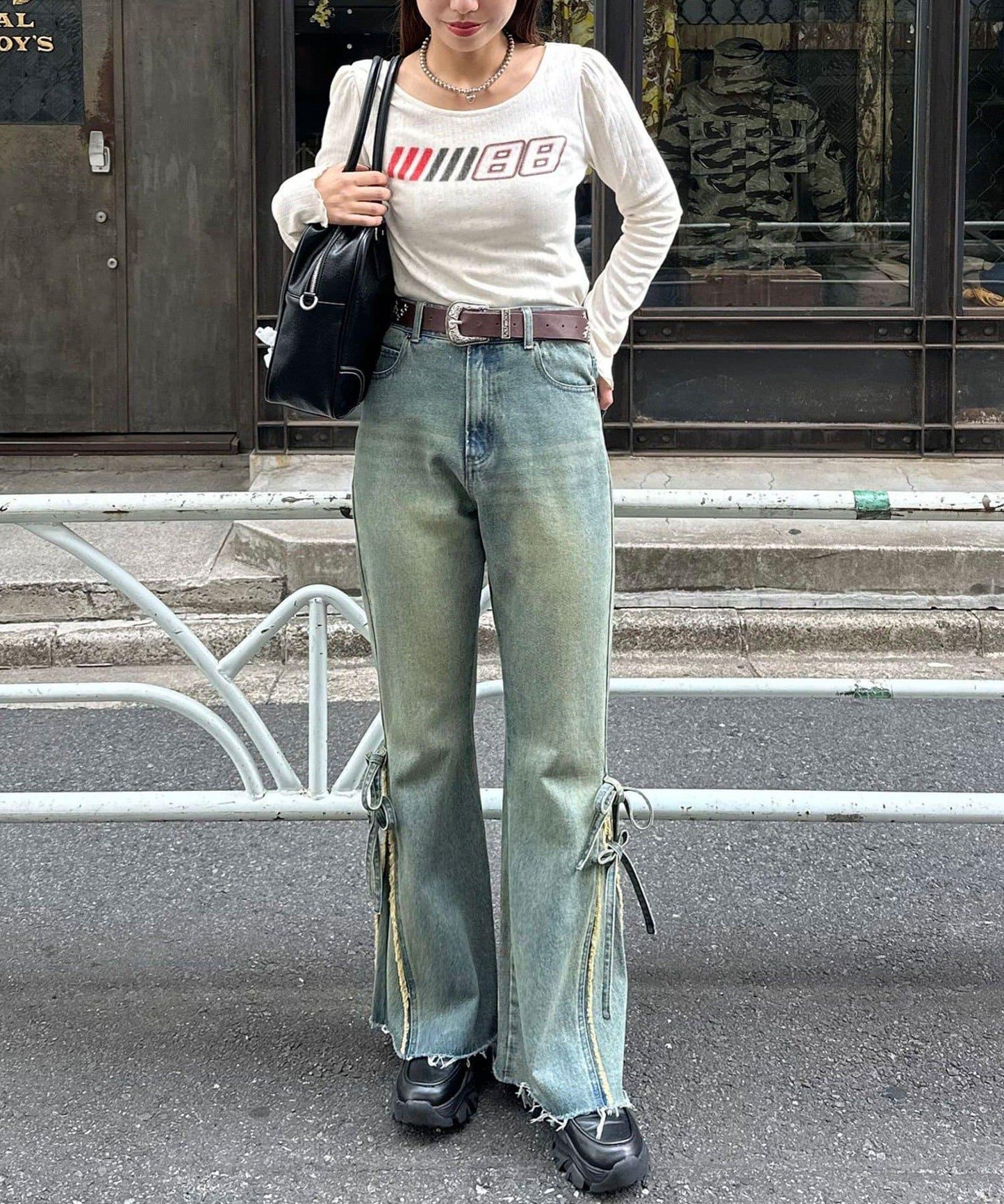 蕾絲拼接標誌修身上衣