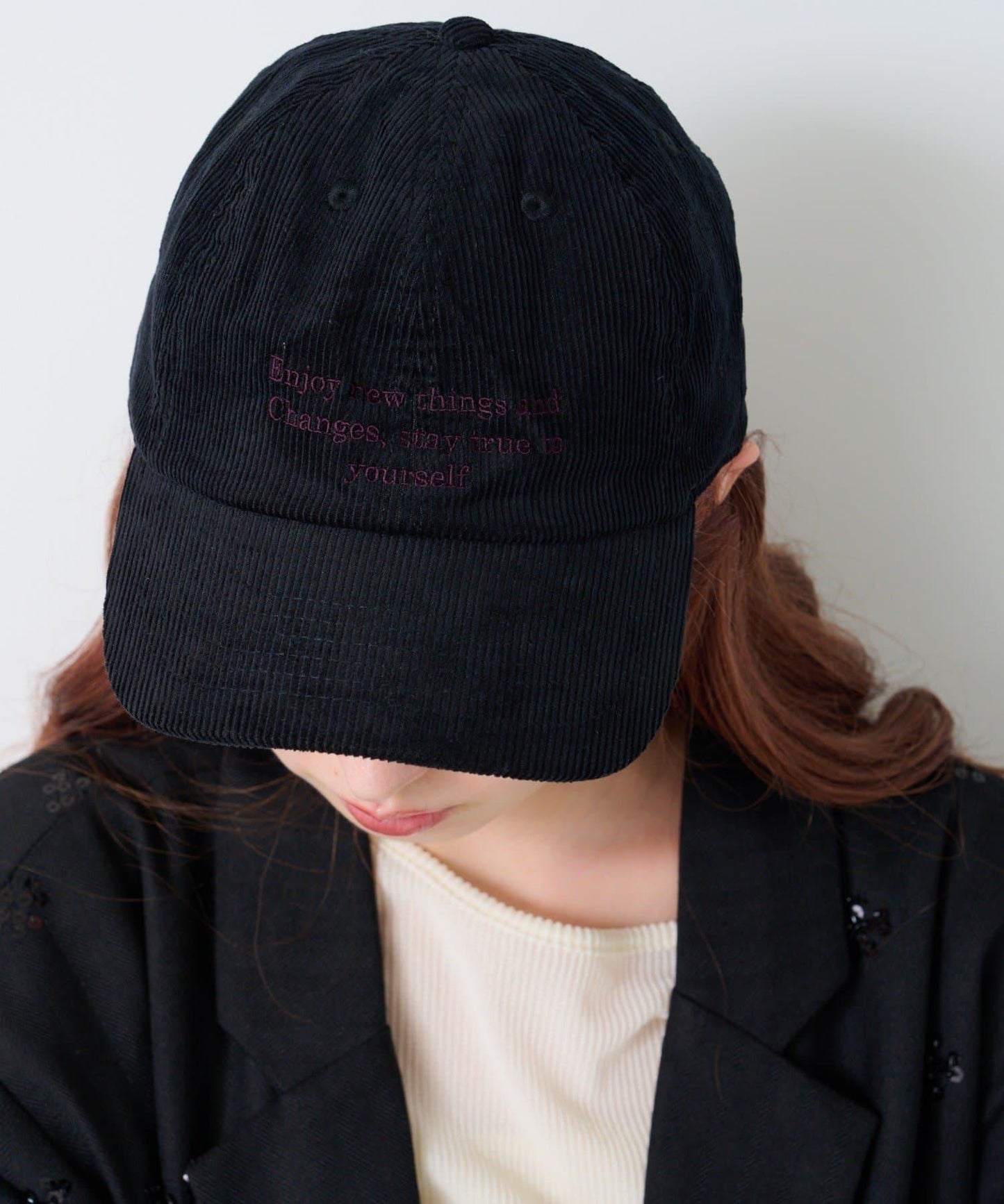 Kastane 刺繡燈芯絨棒球帽