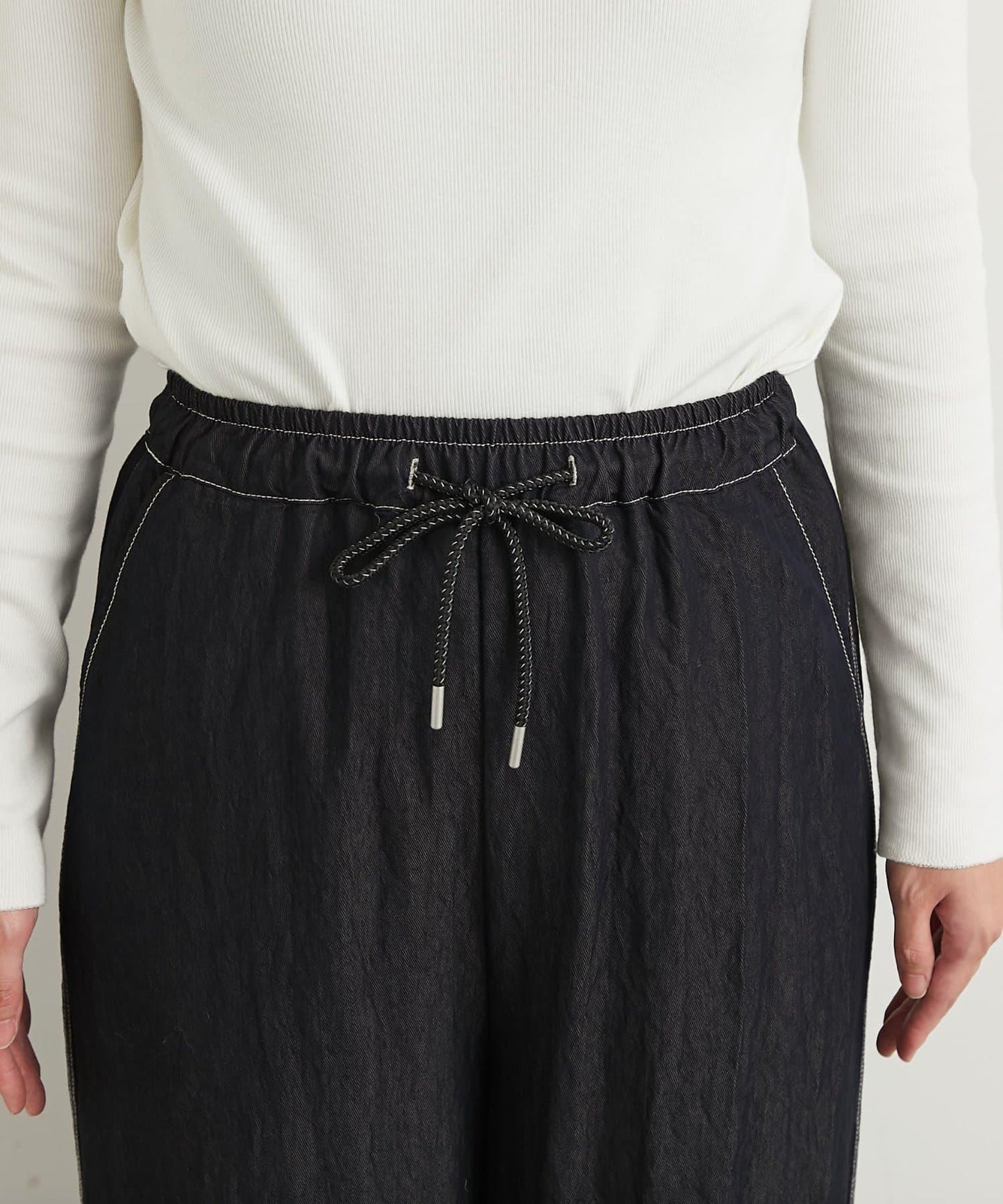 舒適穿著感亮面牛仔闊腿褲