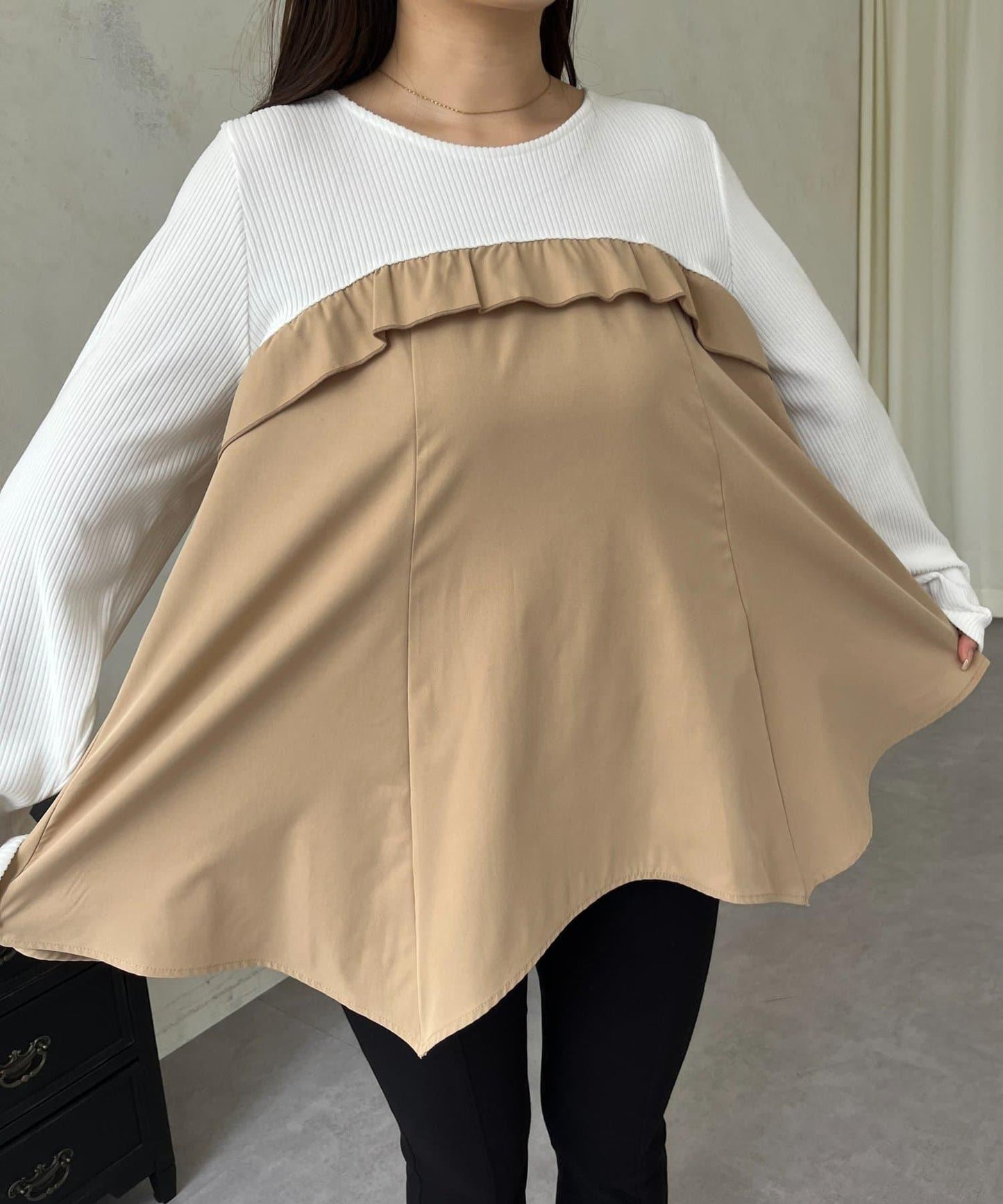 不規則下襬荷葉邊拼接A字羅紋長袖T恤