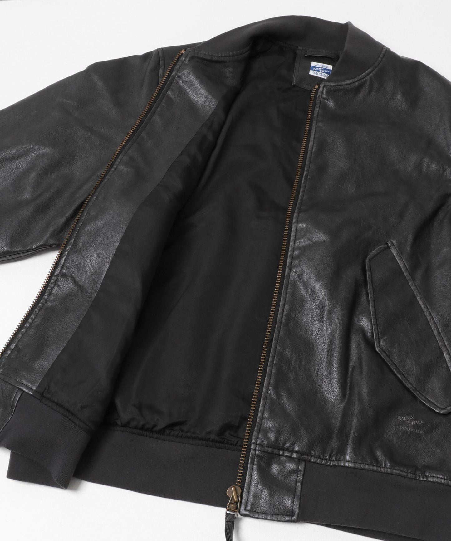 ARMY TWILL 仿皮革短夾克