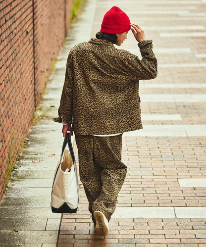 寬鬆直筒版型 全印花燈芯絨休閒褲【可搭配套裝】