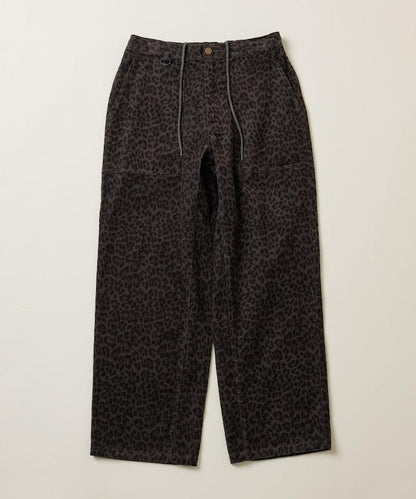 寬鬆直筒版型 全印花燈芯絨休閒褲【可搭配套裝】