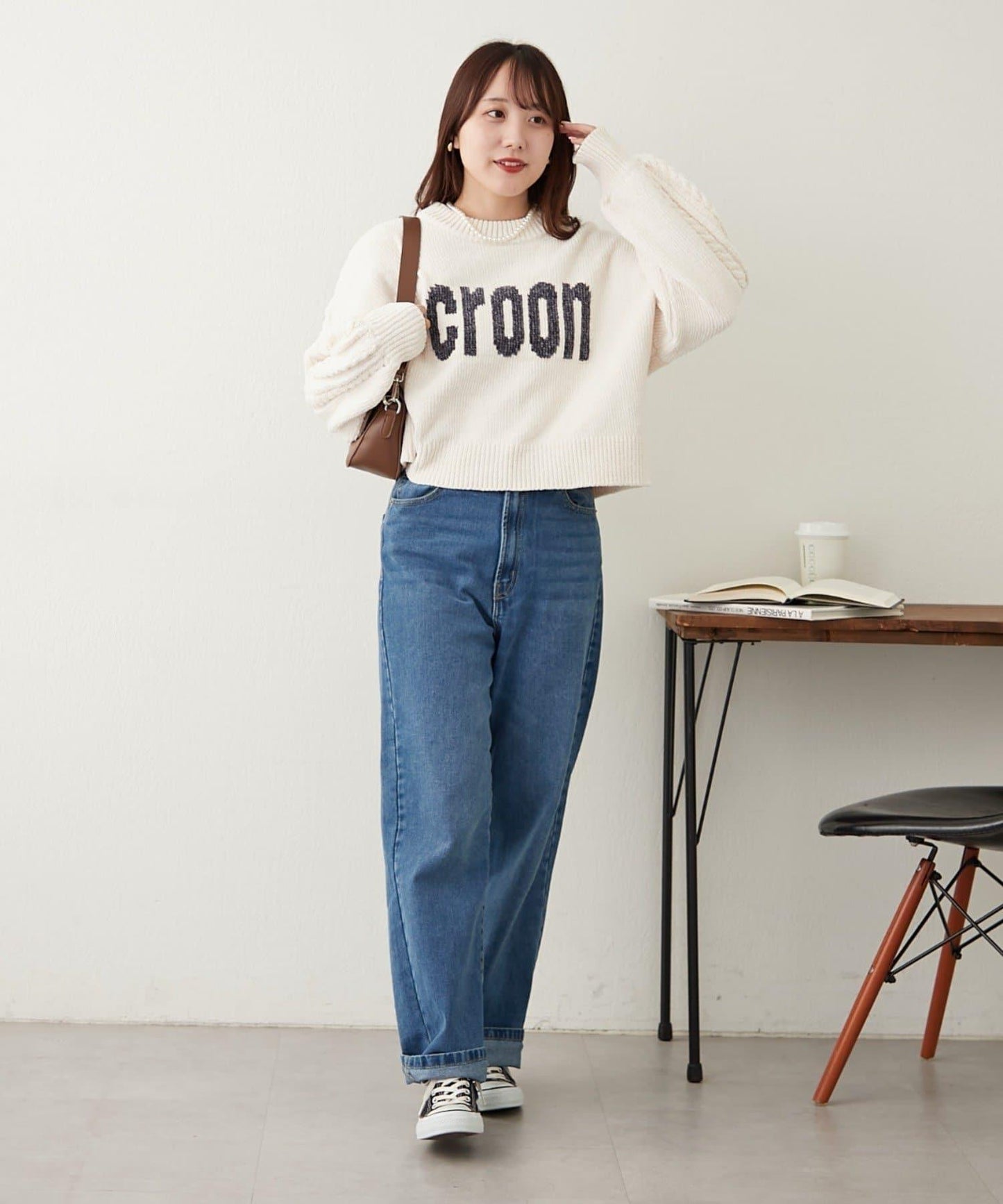 天鵝絨毛線標誌針織衫