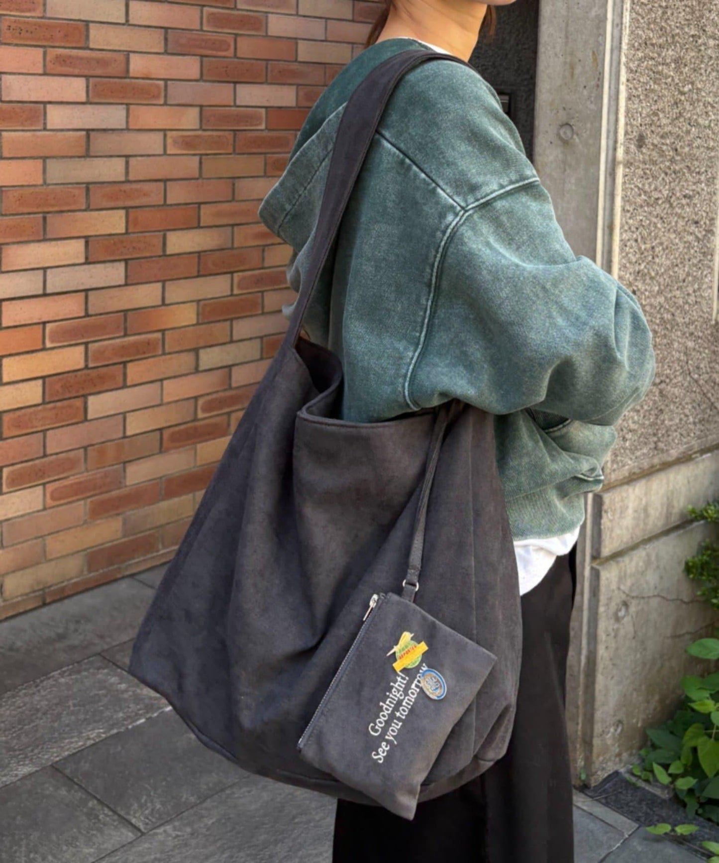 【UNISEX】附化妝包麂皮單肩包