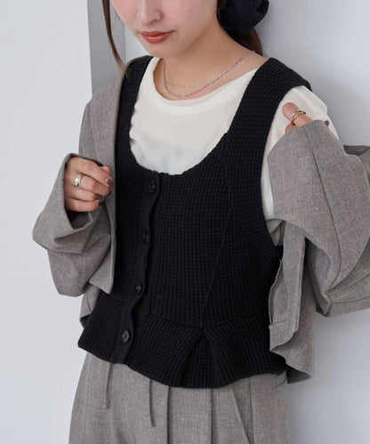 B 菱格紋針織背心