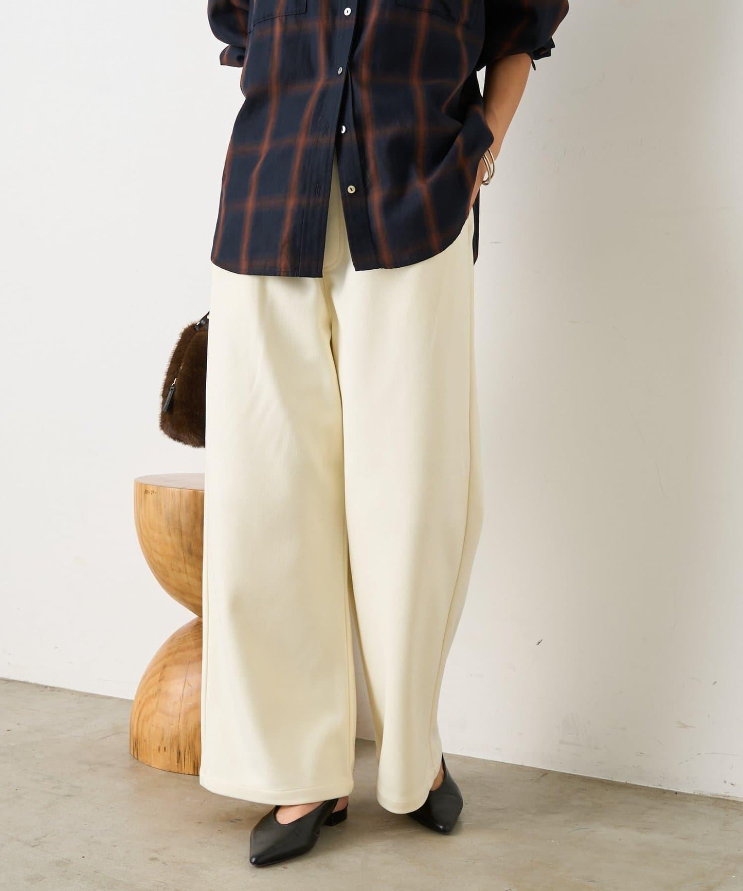 暖感緞面拼接休閒褲