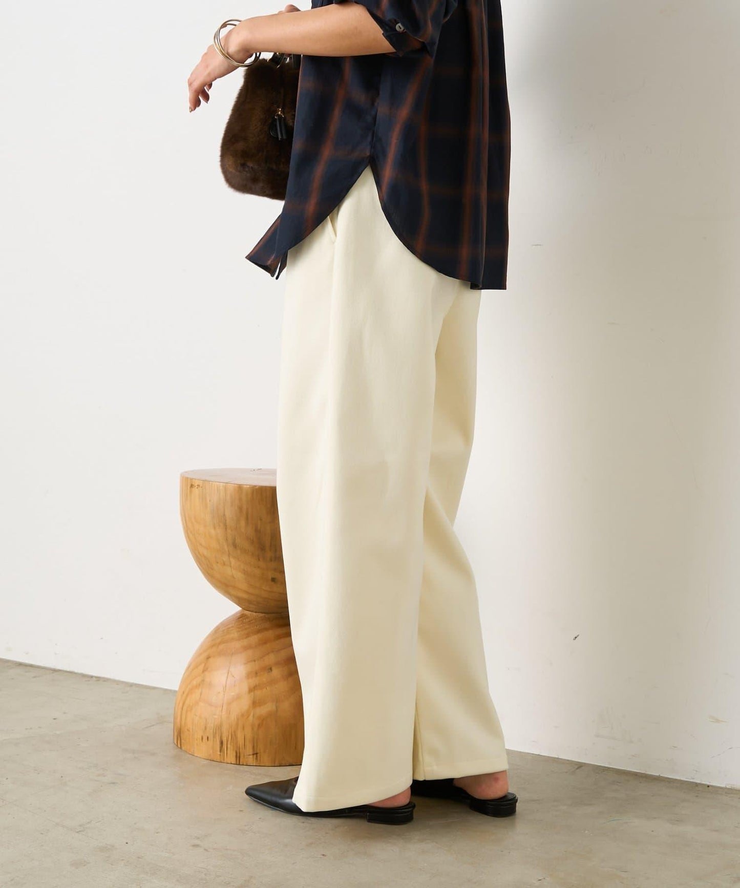 暖感緞面拼接休閒褲