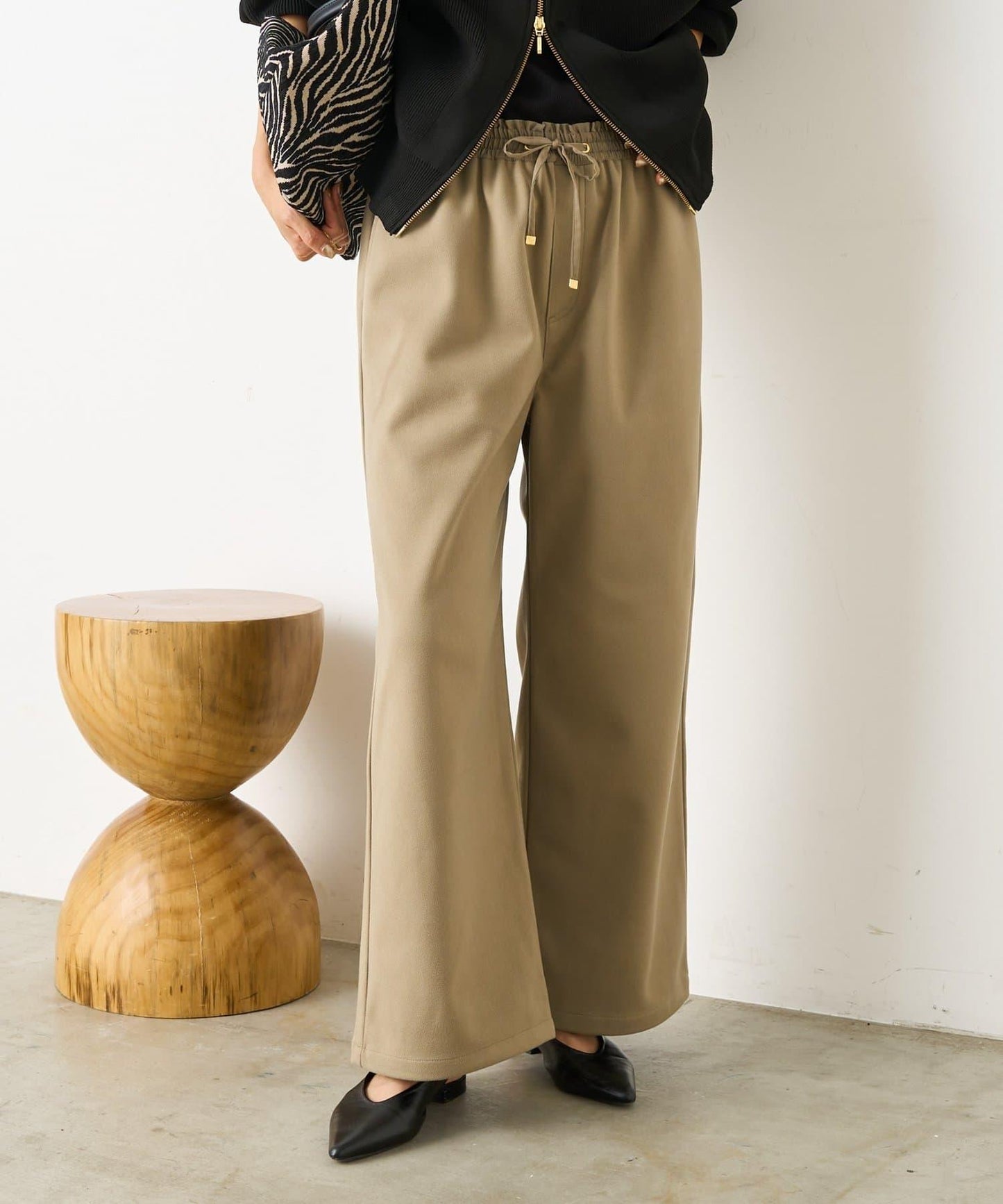 暖感緞面拼接休閒褲