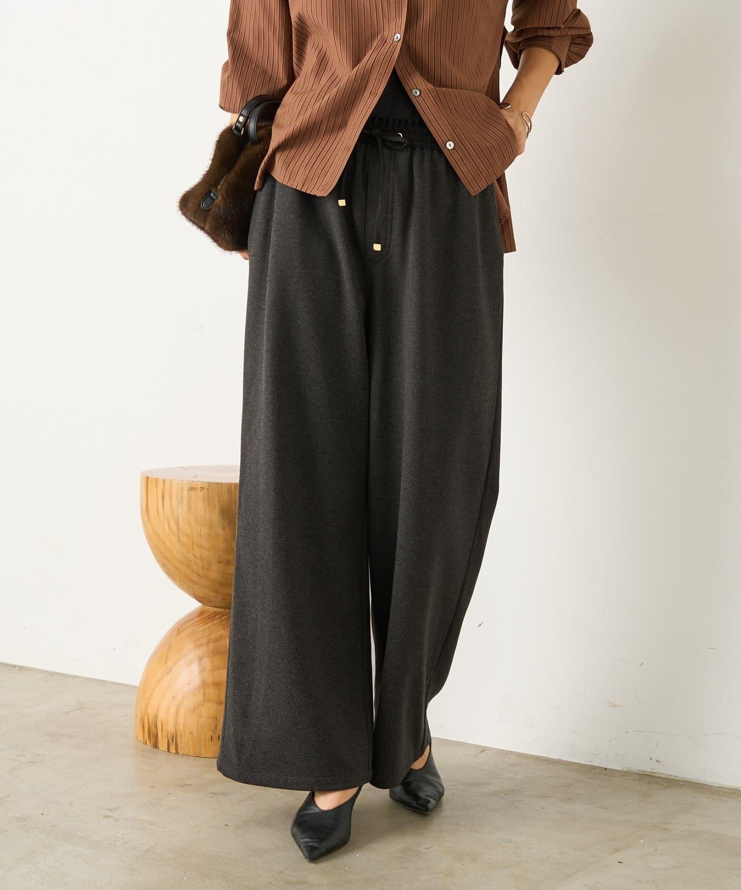 暖感緞面拼接休閒褲