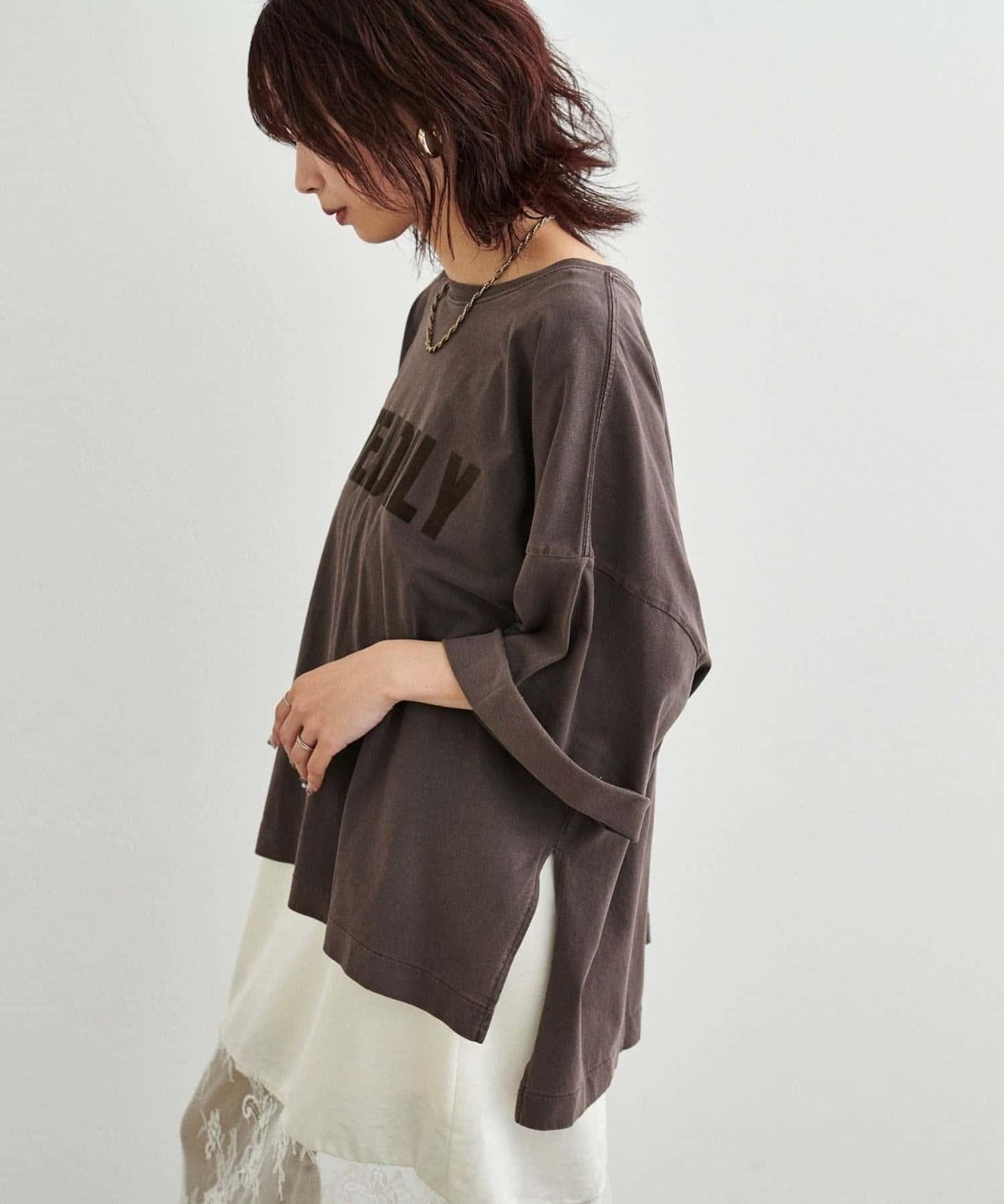 【LARUTA】側開叉寬鬆T恤