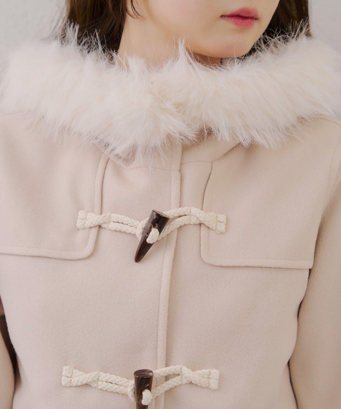 【RMAF】帶毛絨裝飾牛角扣大衣