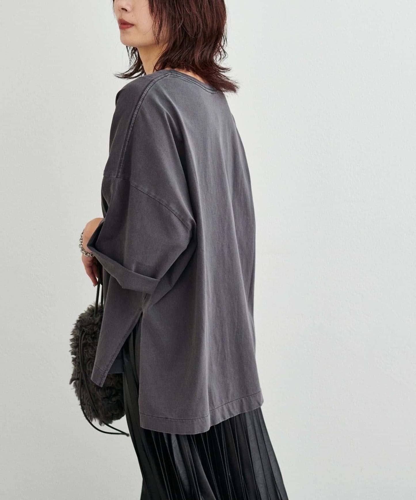 【LARUTA】側開叉寬鬆T恤