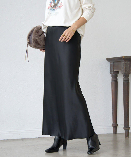 【舒適穿著感】復古緞面斜裁半身裙