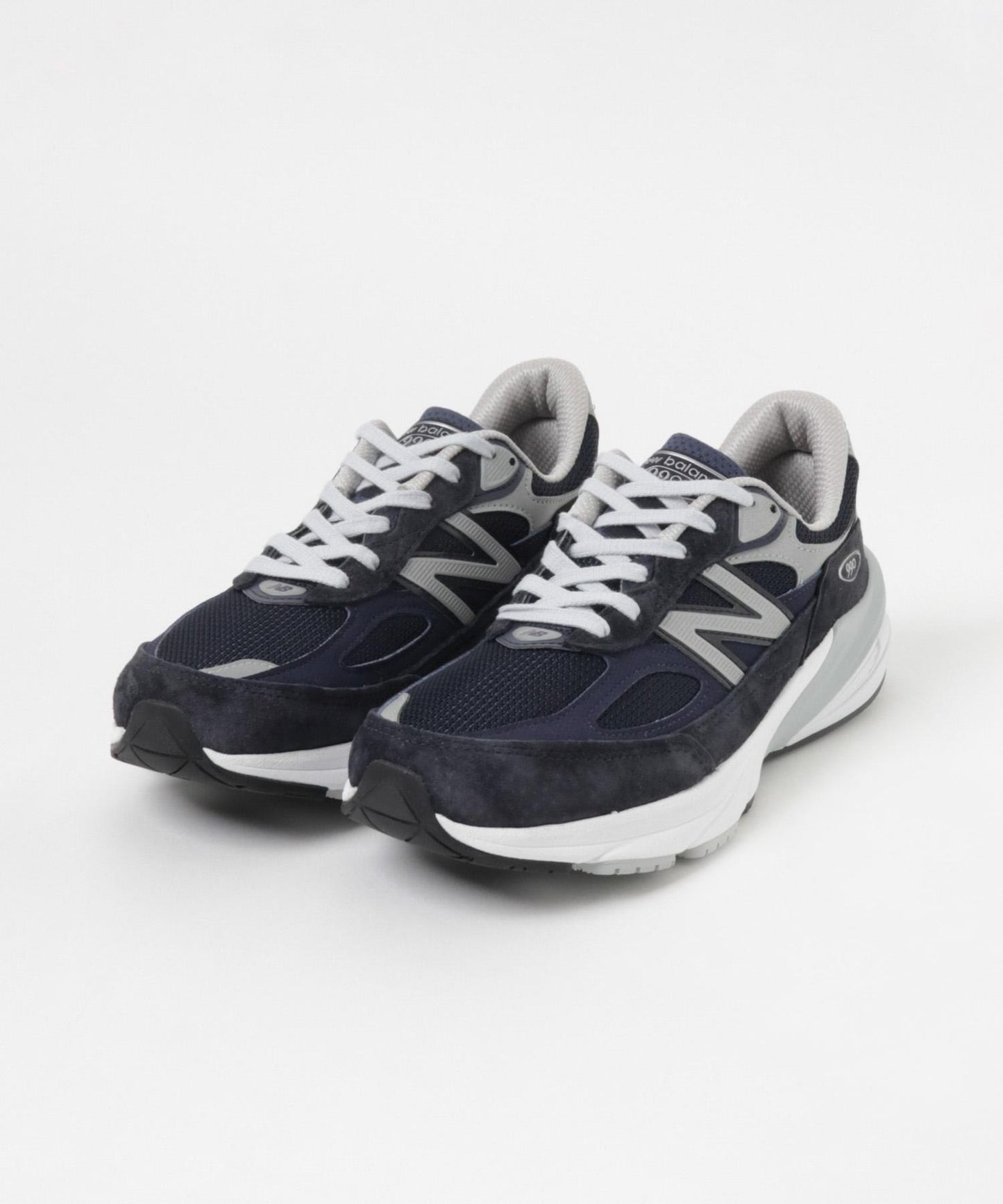 NEW BALANCE W990NV6