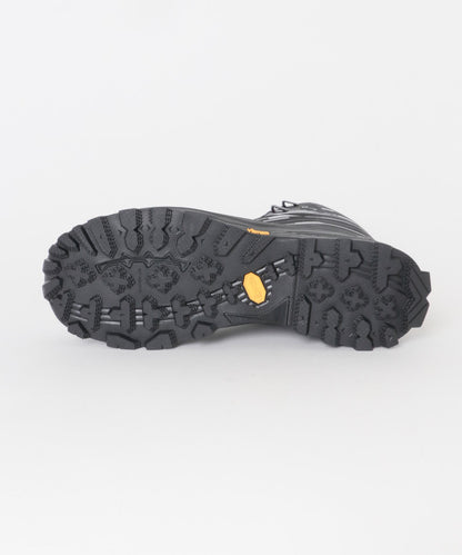 WHITE MOUNTAINEERING tembea