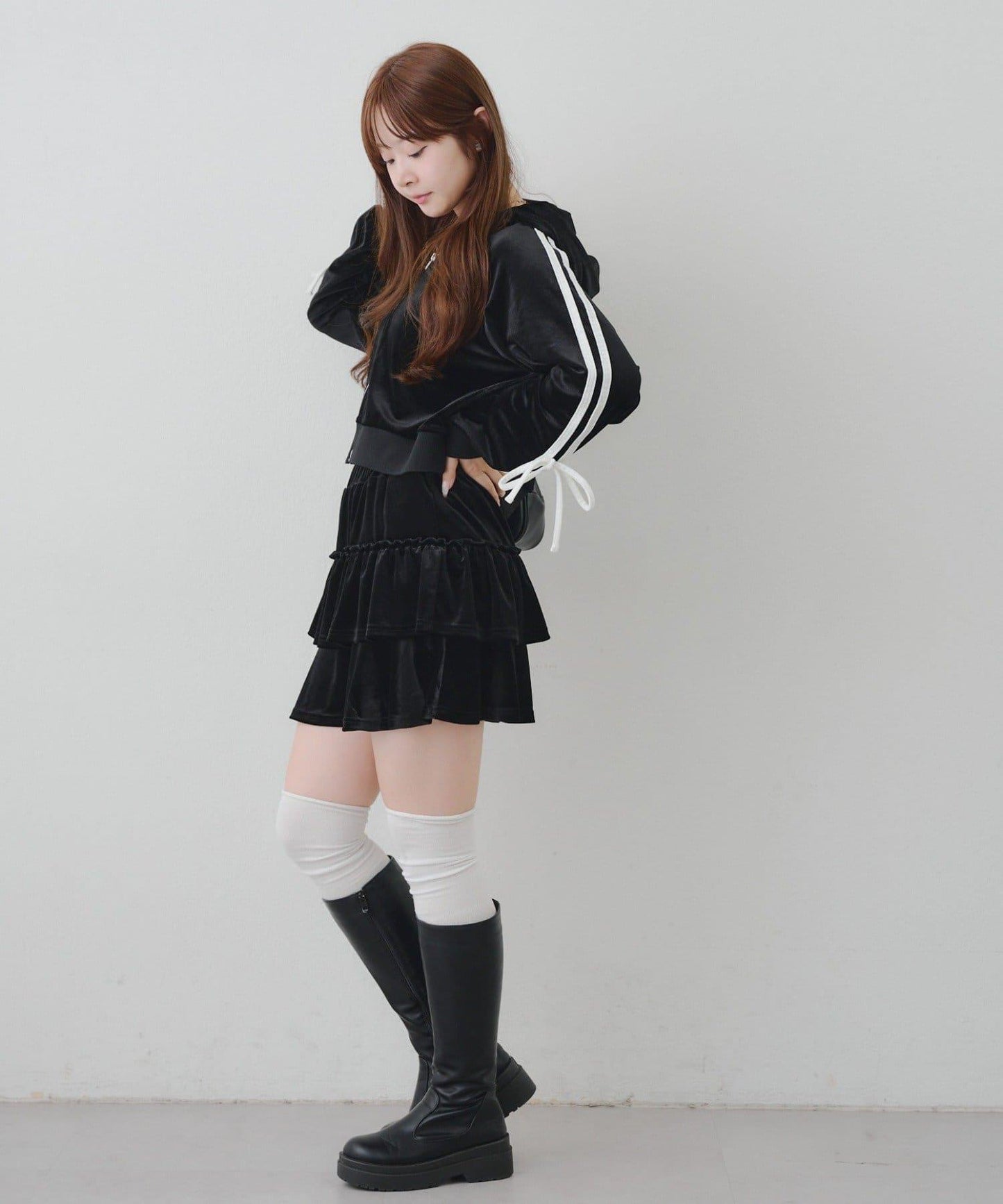 【RMAF】【套裝】袖部蝴蝶結天鵝絨連帽衛衣 & 百褶迷你裙