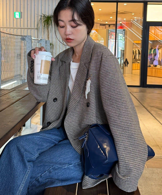 珍珠胸針裝飾格紋西裝外套
