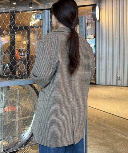 珍珠胸針裝飾格紋西裝外套