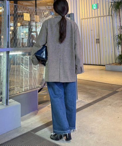 珍珠胸針裝飾格紋西裝外套