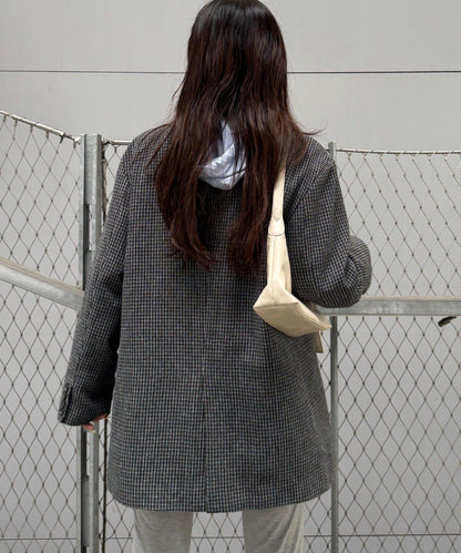 珍珠胸針裝飾格紋西裝外套