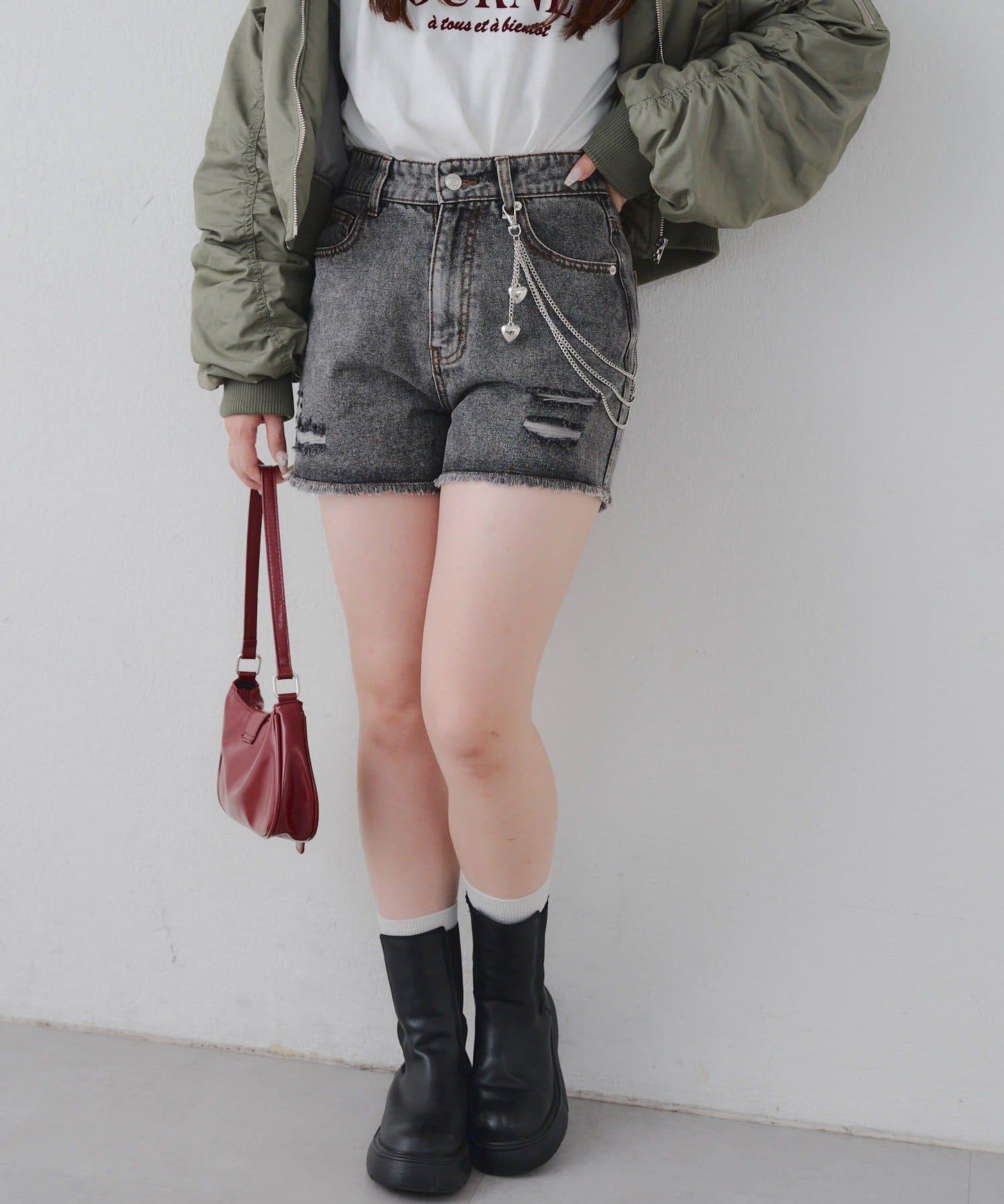 帶愛心鏈裝飾短褲