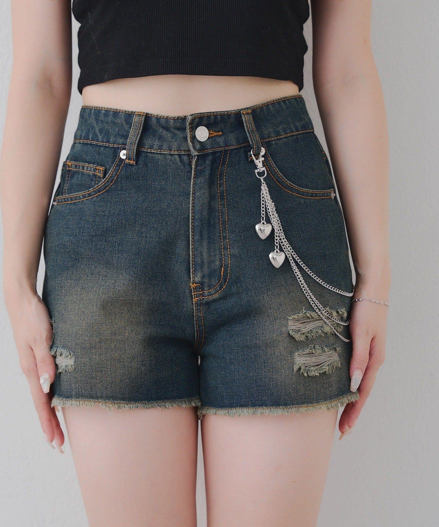 帶愛心鏈裝飾短褲