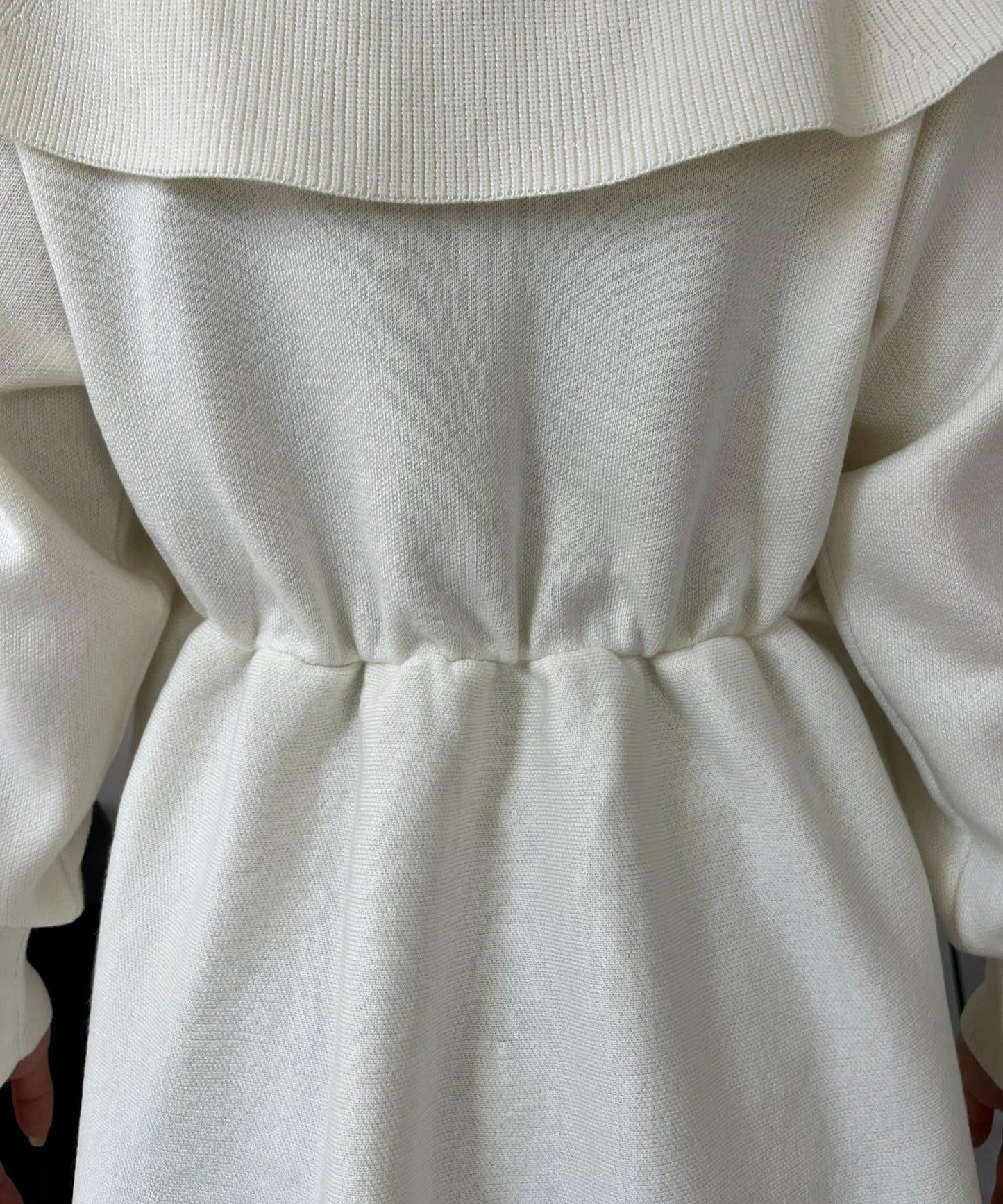 【MOMO】大翻領荷葉邊針織上衣