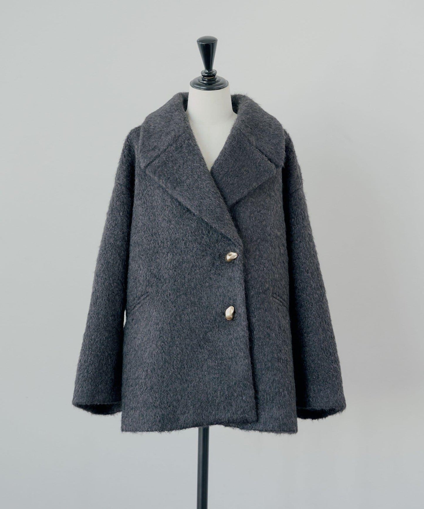 金色紐扣毛邊寬鬆大衣