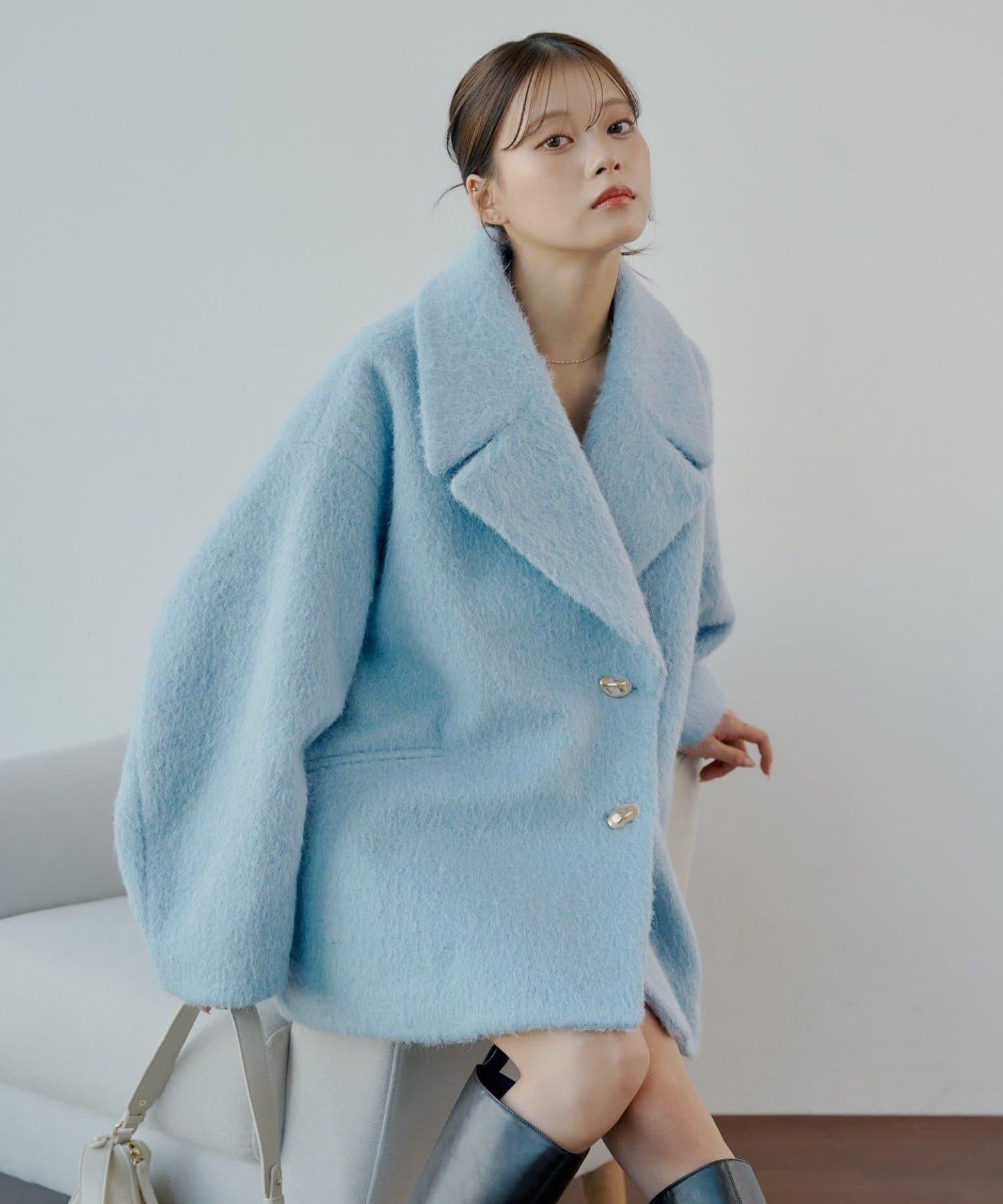 金色紐扣毛邊寬鬆大衣