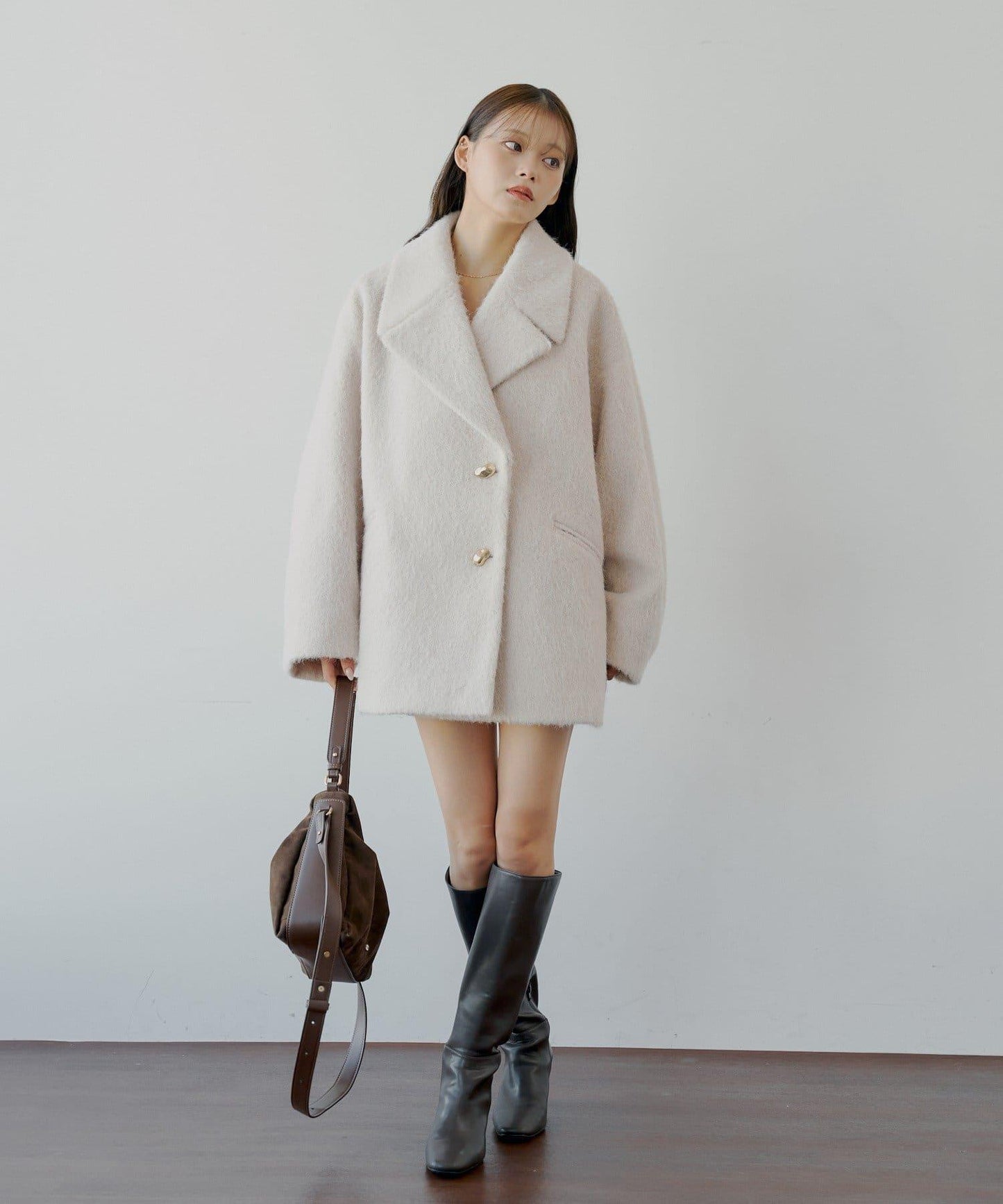 金色紐扣毛邊寬鬆大衣